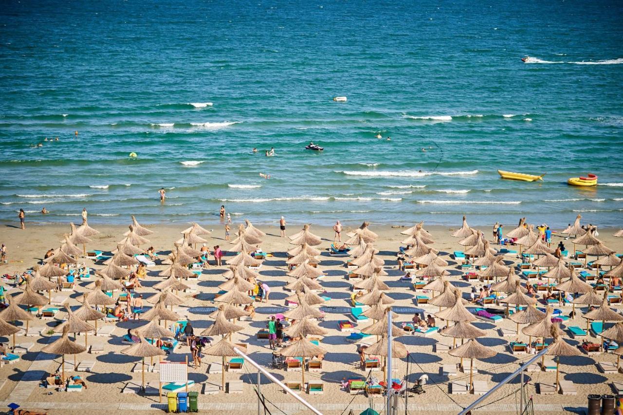 Maya Apartment- Spa N Pools Beach Resort Mamaia Buitenkant foto