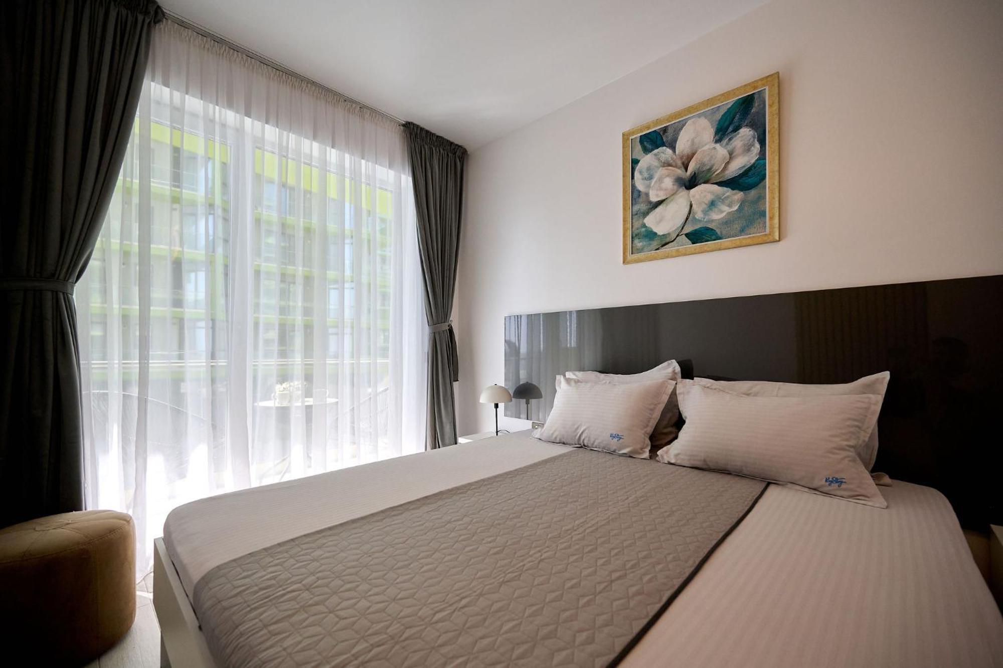 Maya Apartment- Spa N Pools Beach Resort Mamaia Buitenkant foto