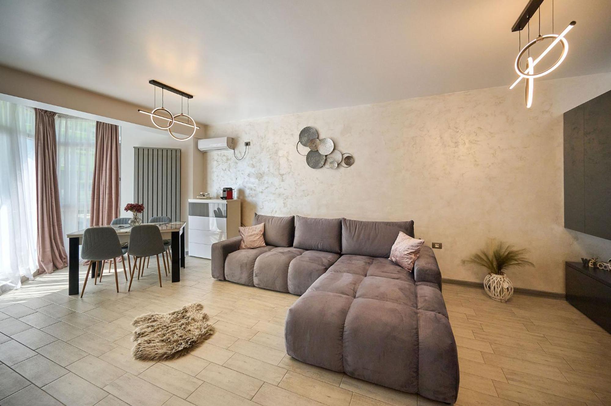 Maya Apartment- Spa N Pools Beach Resort Mamaia Buitenkant foto
