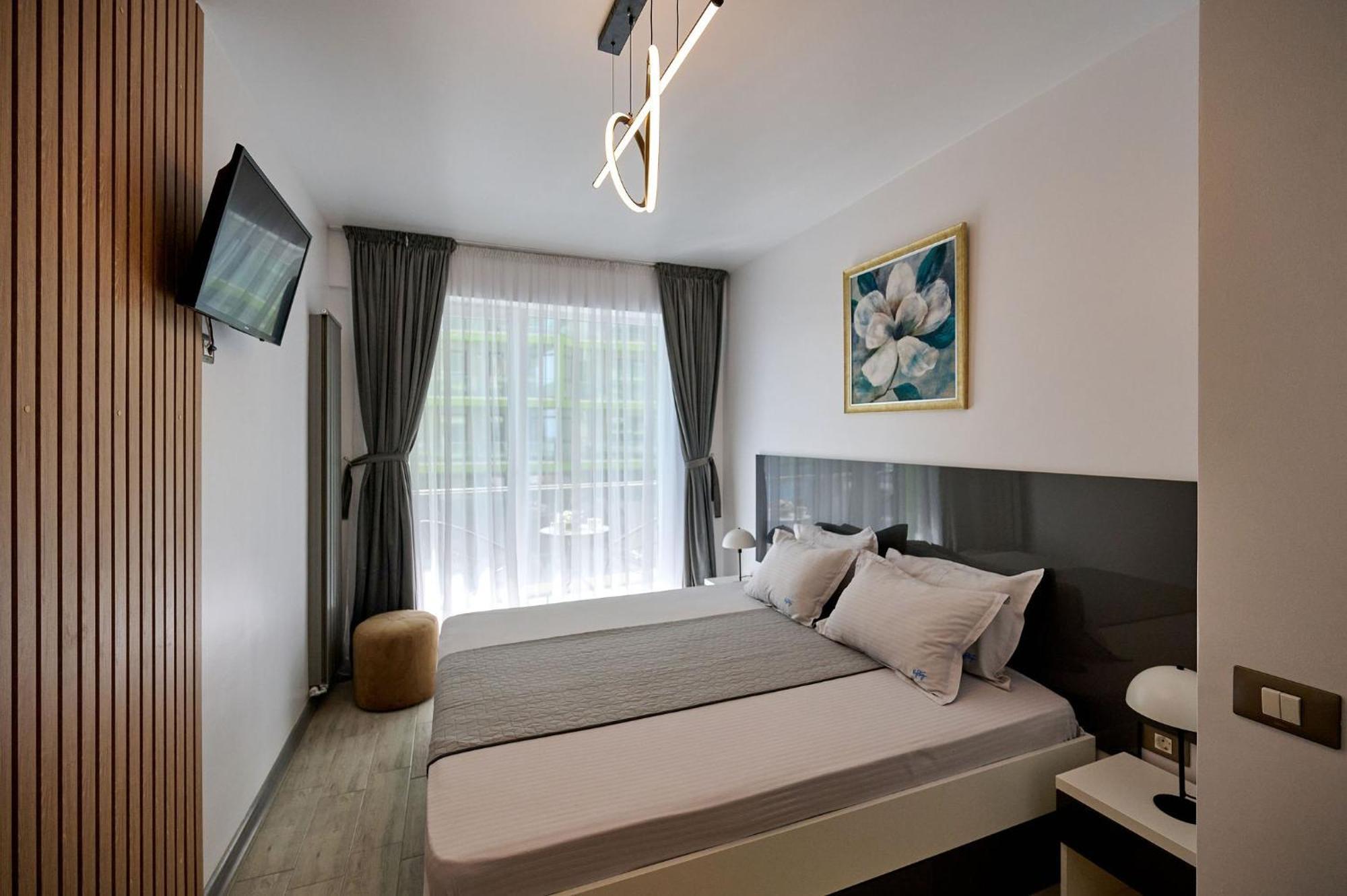 Maya Apartment- Spa N Pools Beach Resort Mamaia Buitenkant foto
