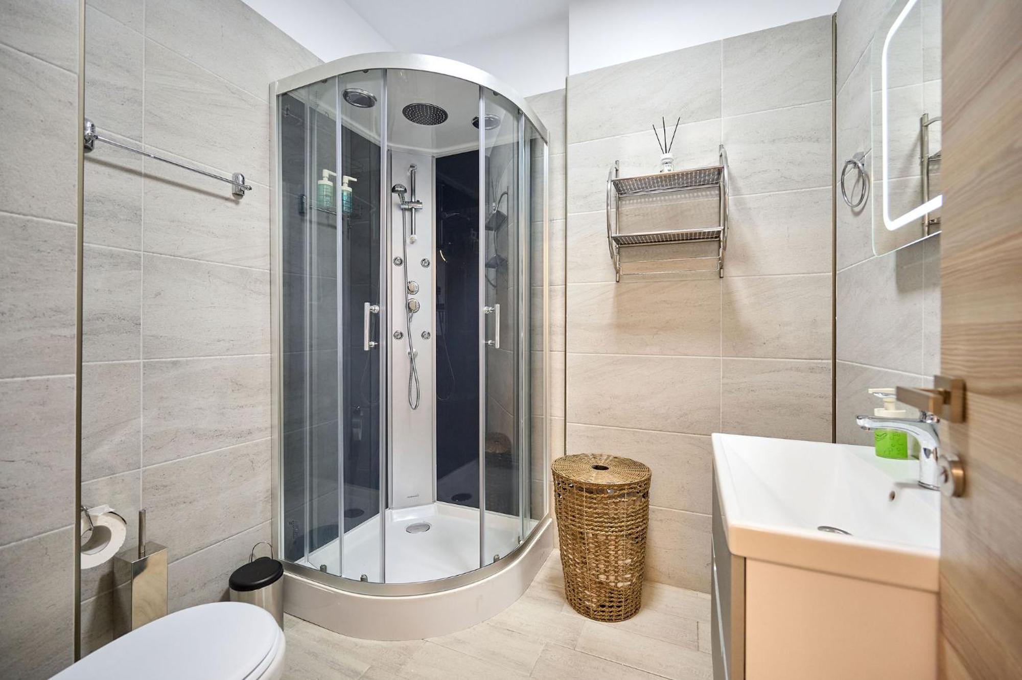 Maya Apartment- Spa N Pools Beach Resort Mamaia Buitenkant foto