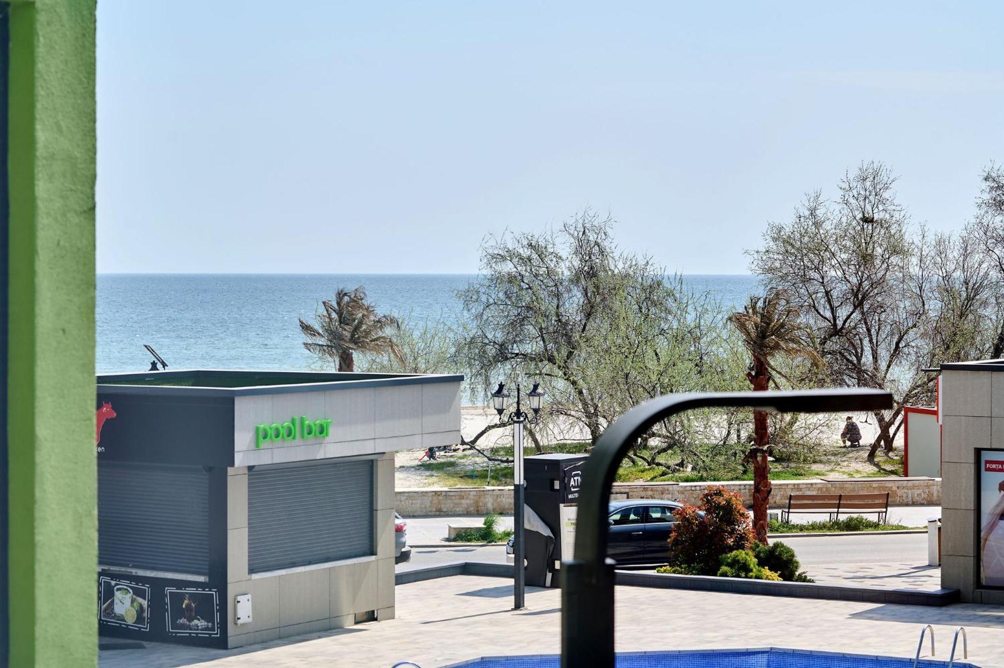 Maya Apartment- Spa N Pools Beach Resort Mamaia Buitenkant foto